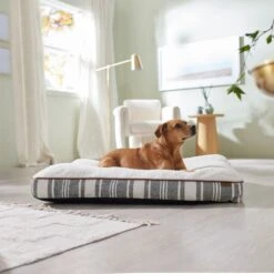 Frisco Farmhouse Rectangular Gusset Dog Bed W/ Removable Cover